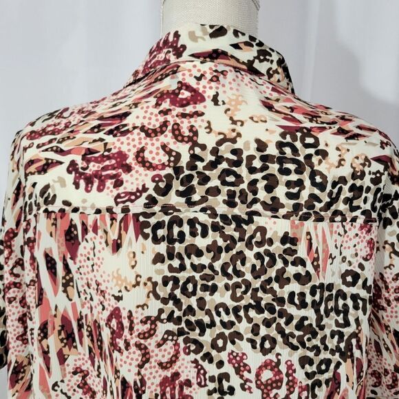 Donnkenny plus size women's animal print blouse - Picture 7 of 10